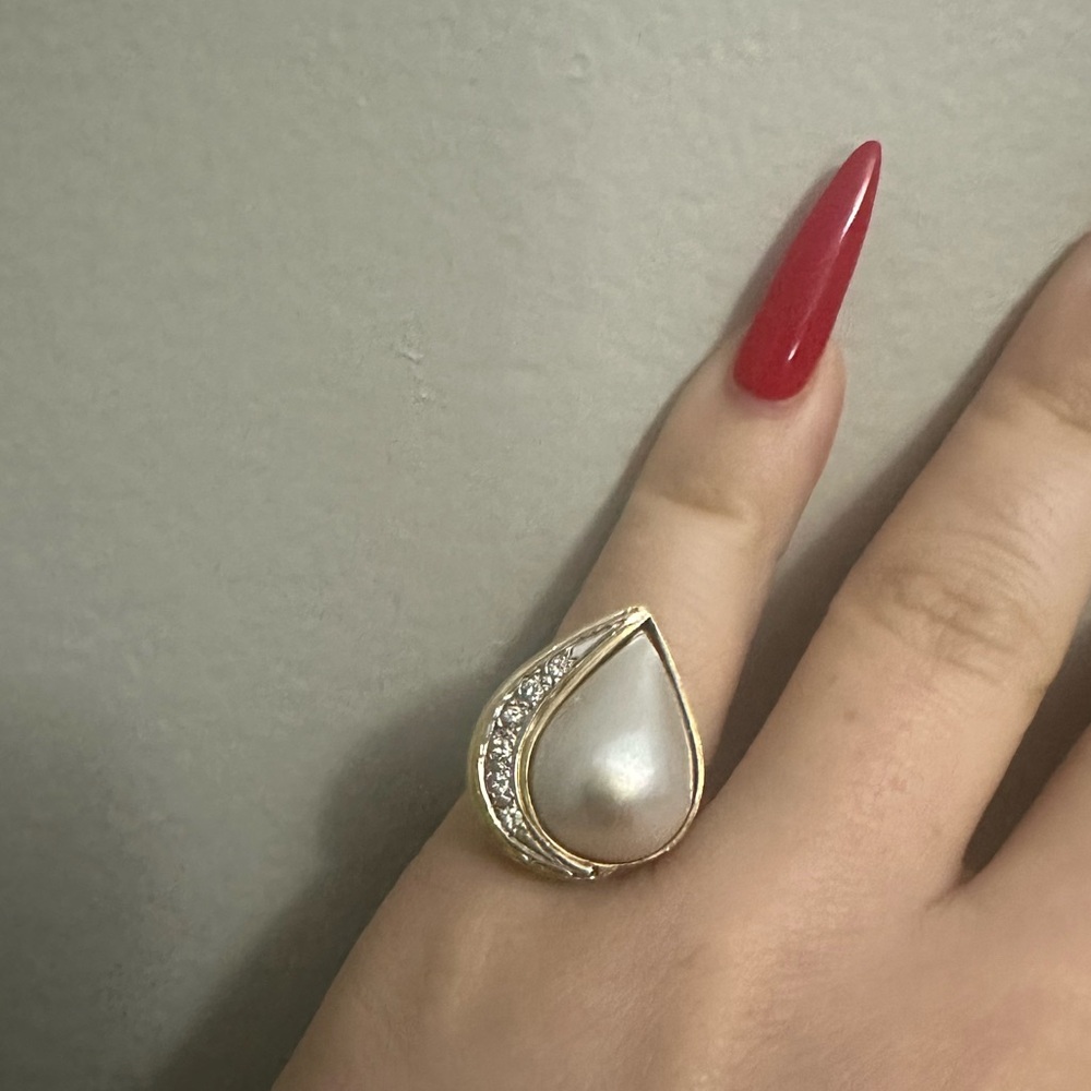 14k gold ring with diamonds and wooden pearl